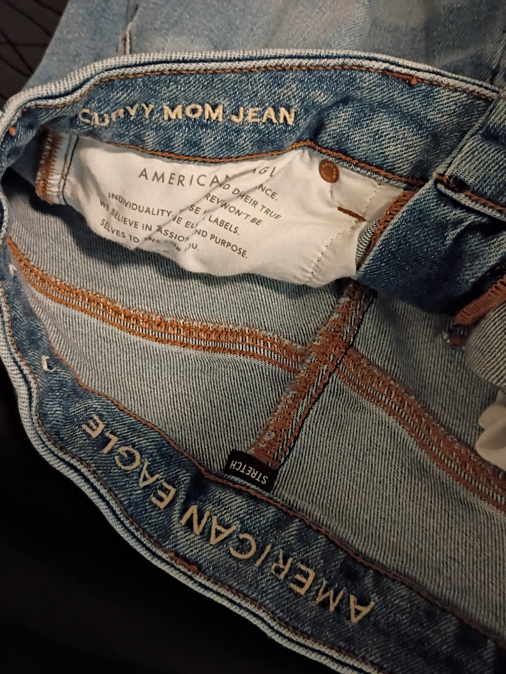 American Eagle Outfitters Light Blue Curvy Mom Jeans - Picture 3 of 4